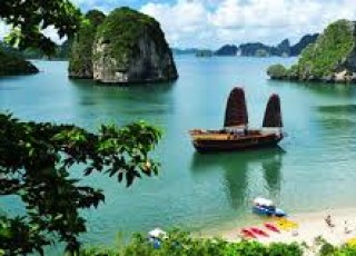 THE NORTHERN VIETNAM ESSENCE: EMERALD BAYS & ANCIENT LAKES (5 DAYS / 4 NIGHTS: HANOI – HALONG BAY – NINH BINH) from 258 USD/person only